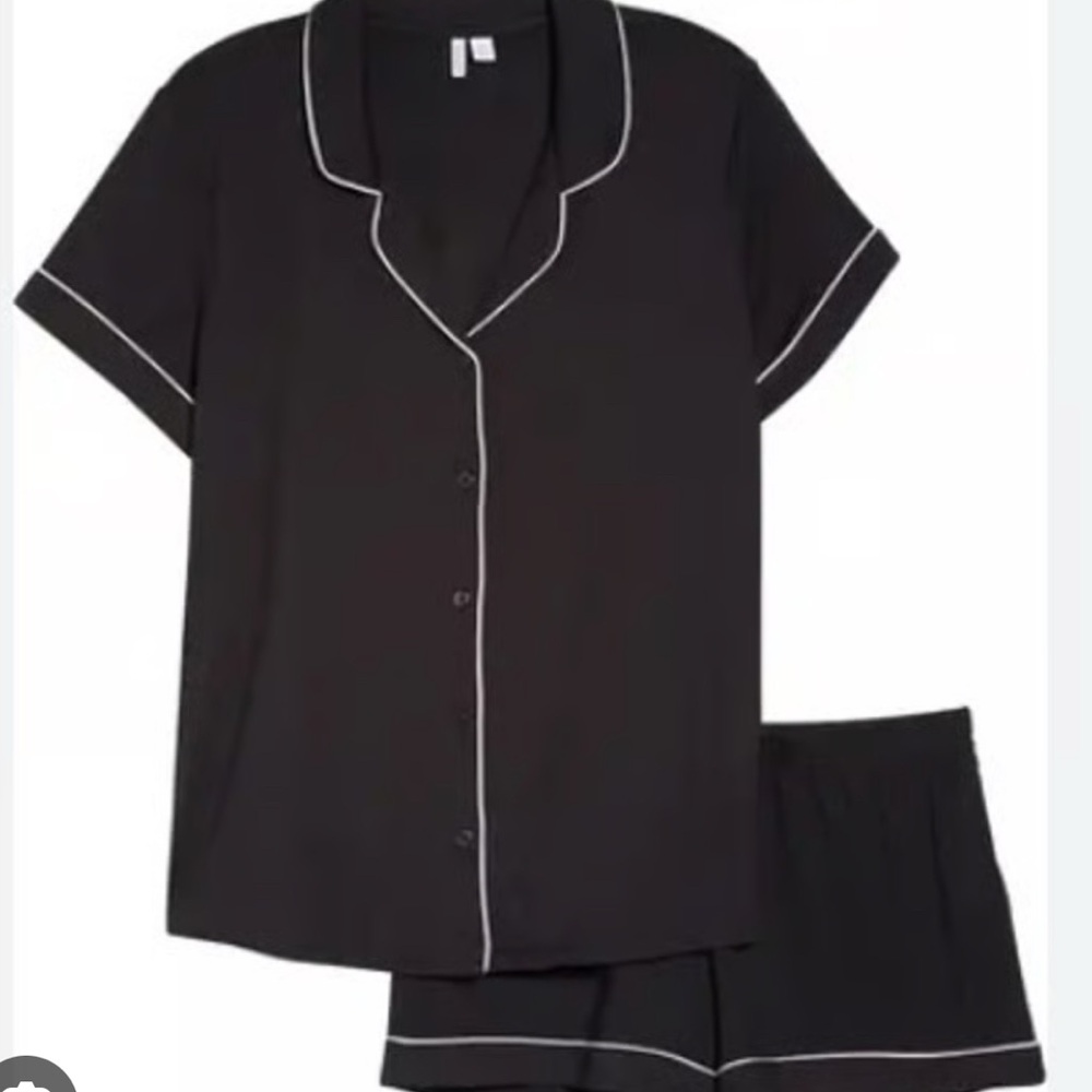 Nordstrom Black Short Sleeve Pajama Set so soft and classy
